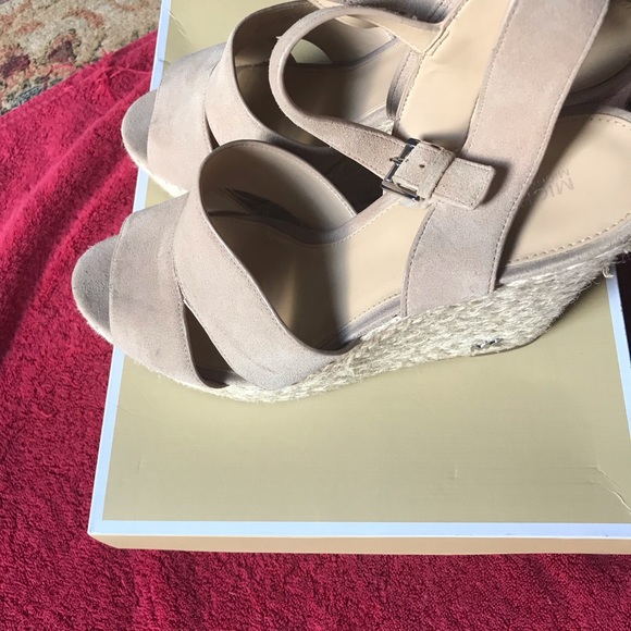 Michael Kors - Picture 2 of 6